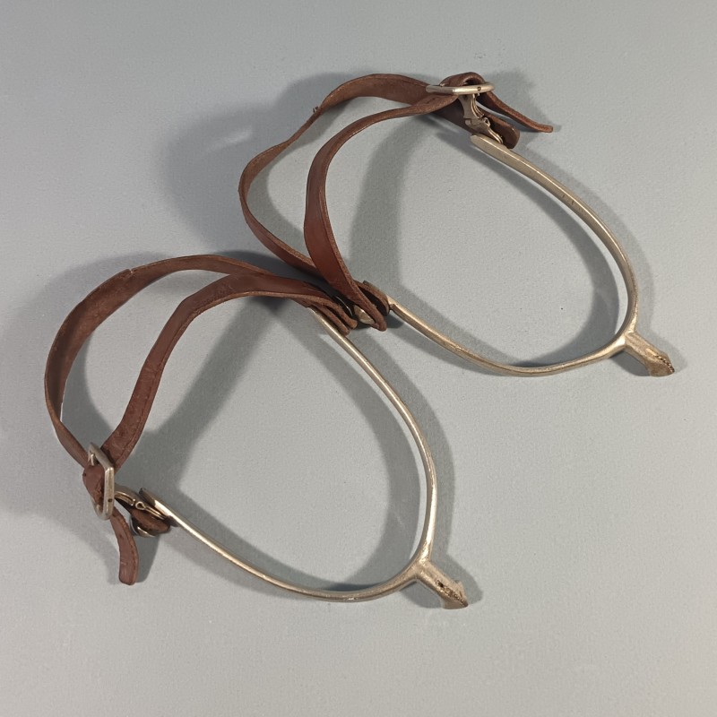 PAIRE D'EPERONS DE CAVALIER OU POUR BOTTES D'OFFICIER MONTE FRANCAIS CAVALERIE CUIR MARRON EQUIPEMENT EQUITATION WW1 ET WW2